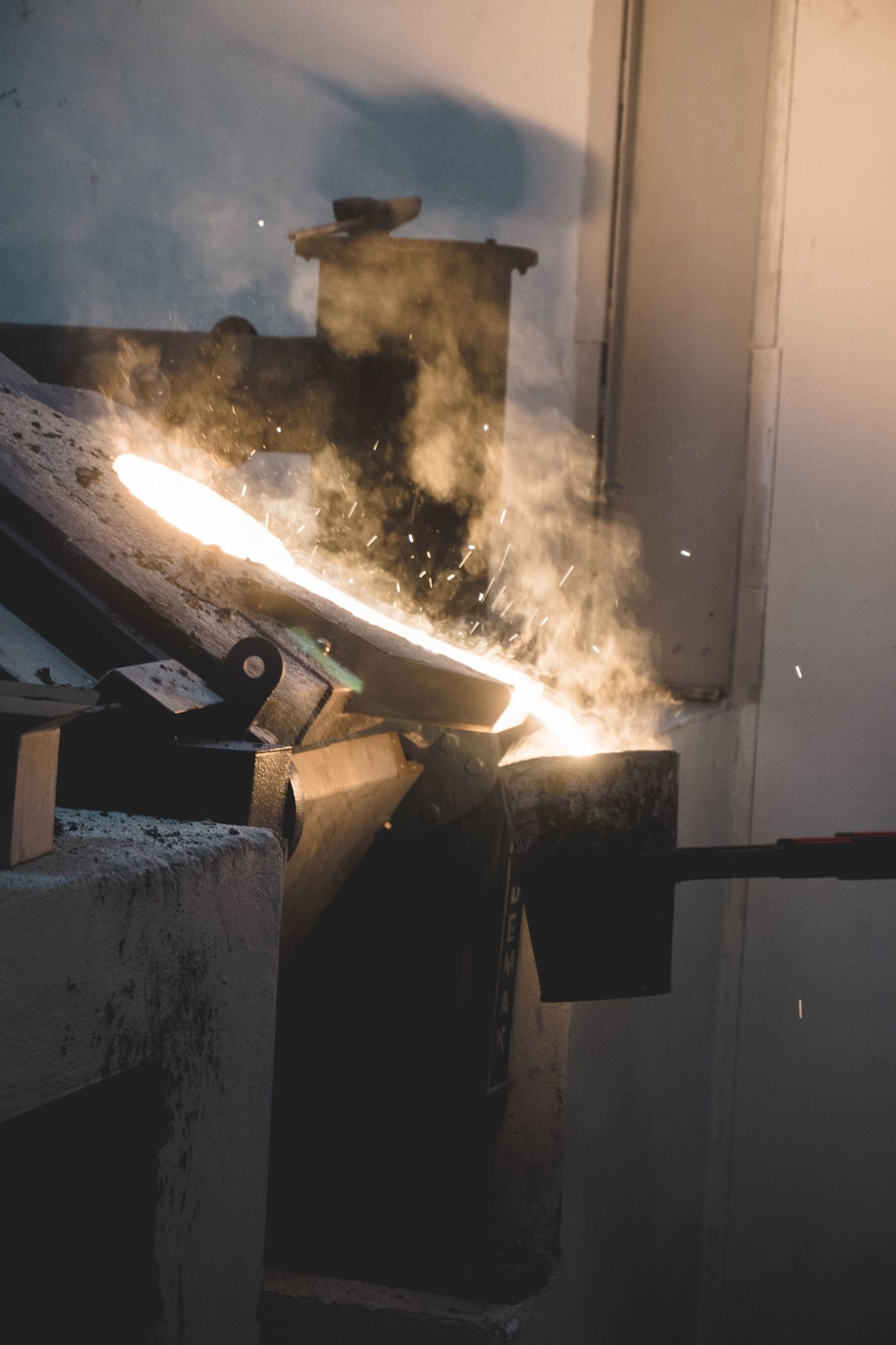 Cast iron casting and steel casting